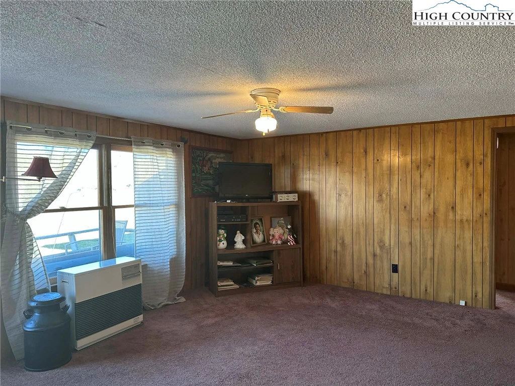 Image number 7 for the current listing