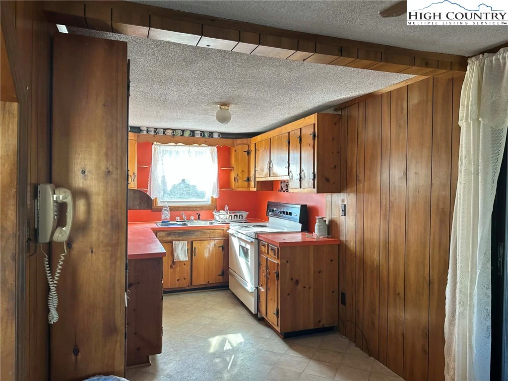 Image number 8 for the current listing