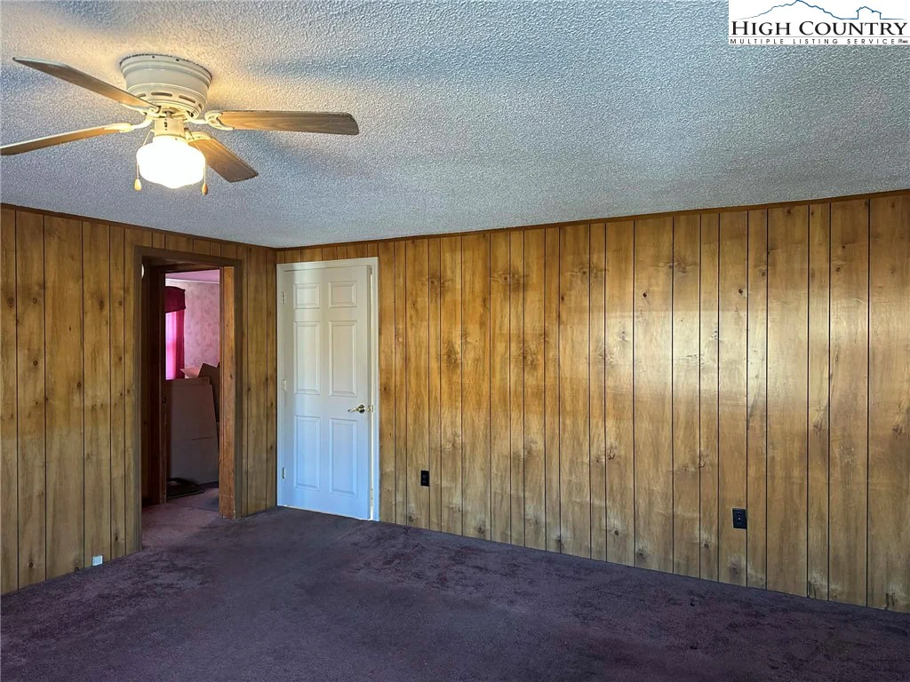 Image number 11 for the current listing