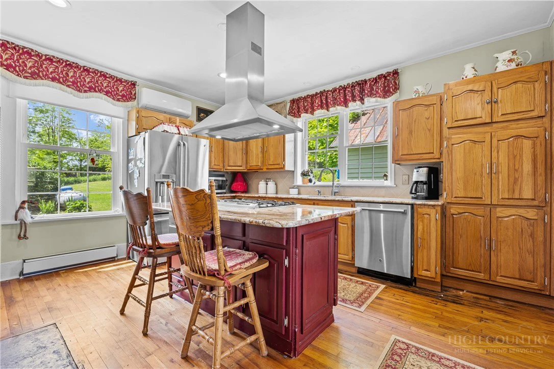 Image number 2 for the current listing