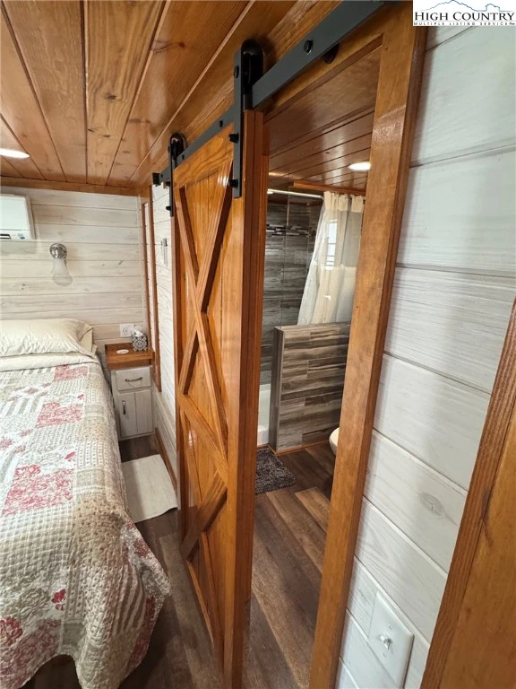 Image number 9 for the current listing