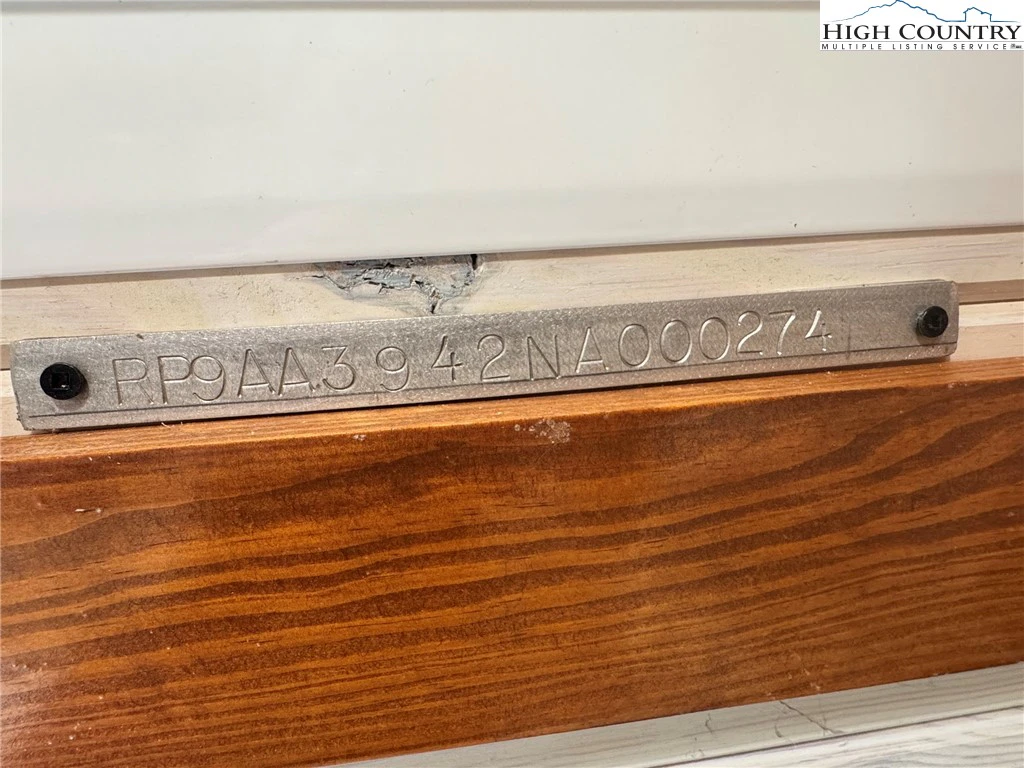 Image number 2 for the current listing