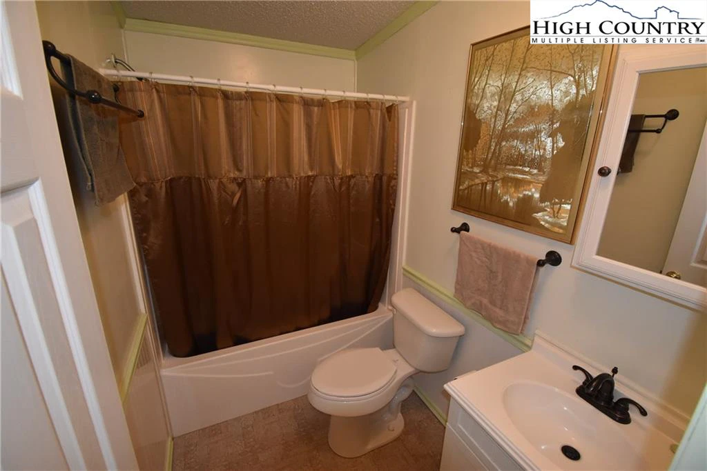 Image number 8 for the current listing