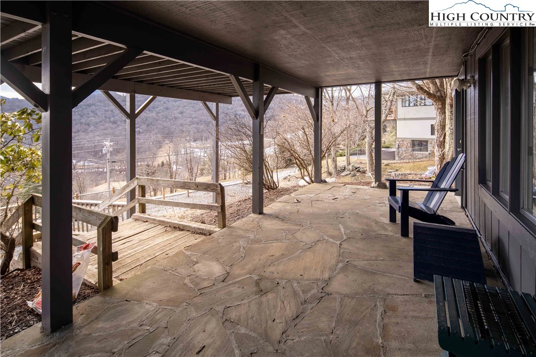 Image number 13 for the current listing