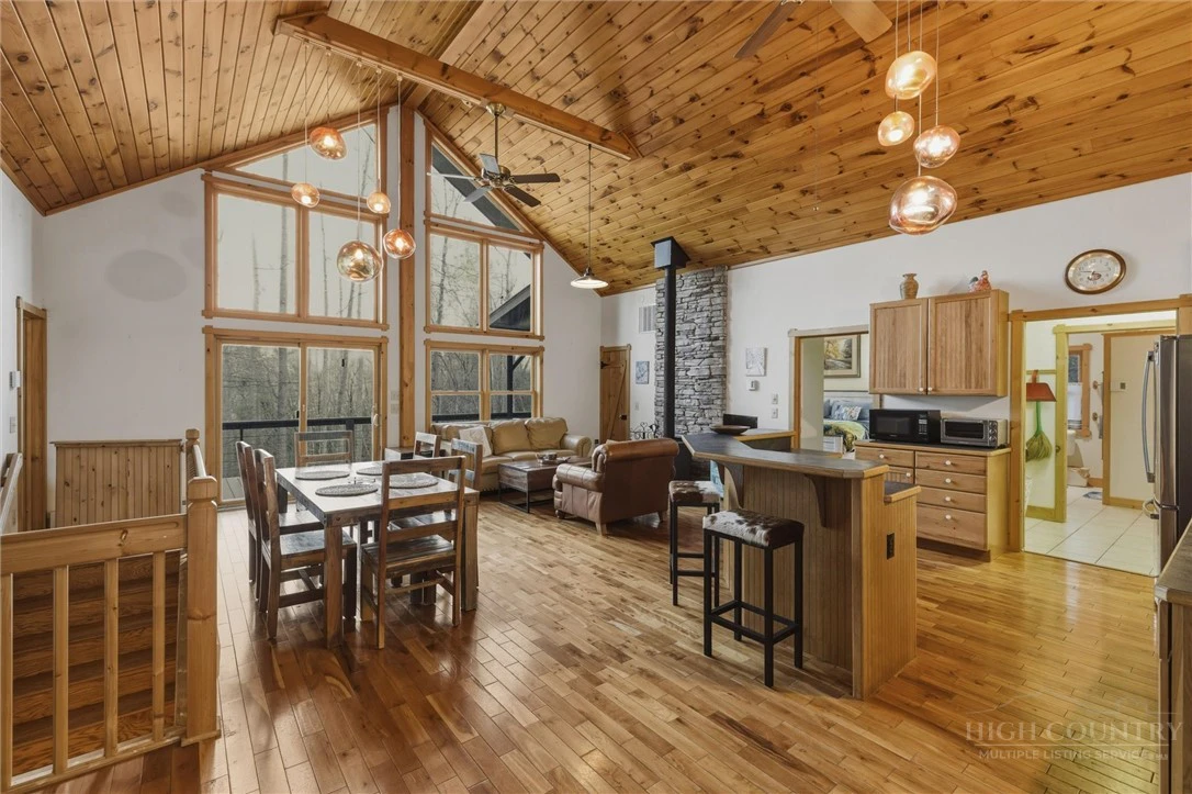 Image number 20 for the current listing