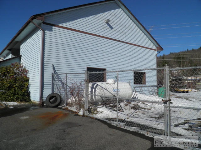 Image number 5 for the current listing