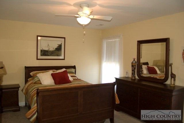 Image number 13 for the current listing
