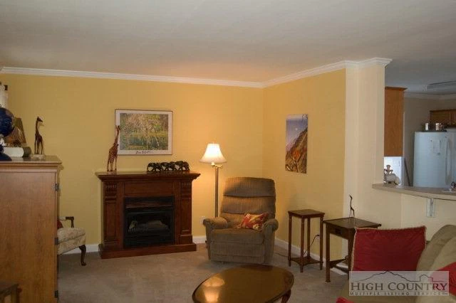 Image number 10 for the current listing