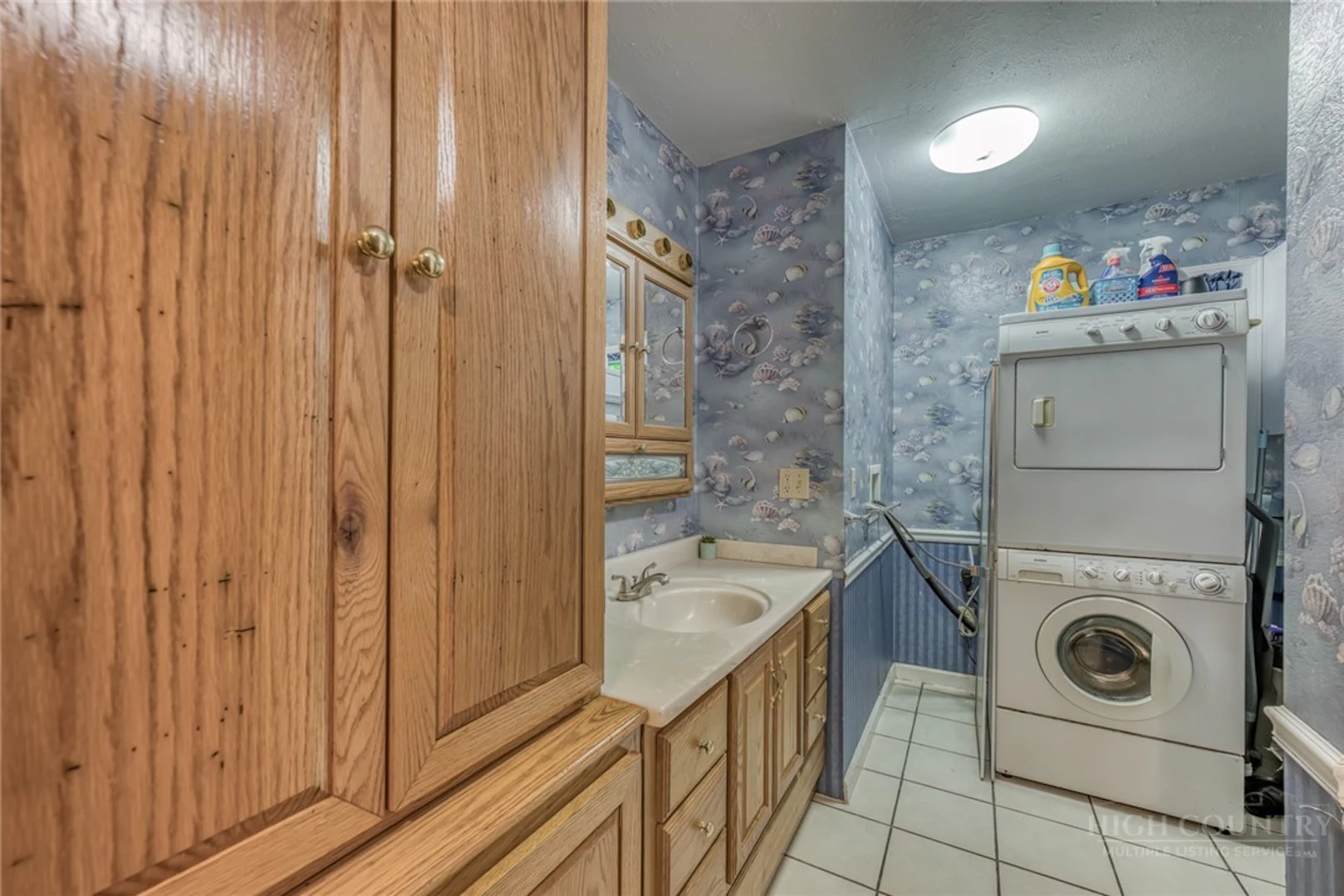Image number 10 for the current listing