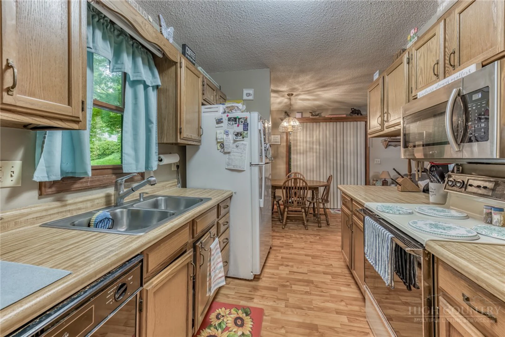 Image number 11 for the current listing