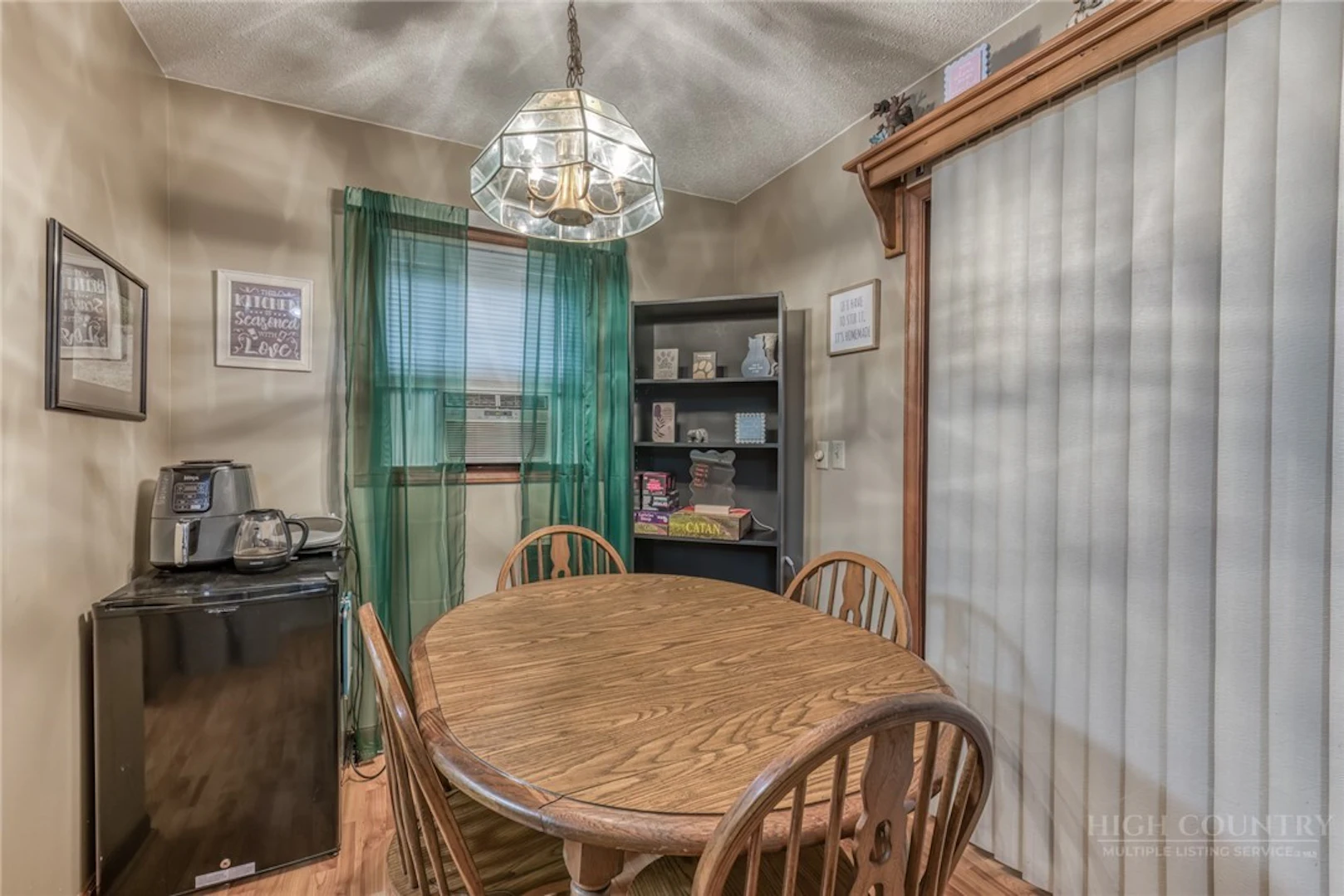 Image number 14 for the current listing