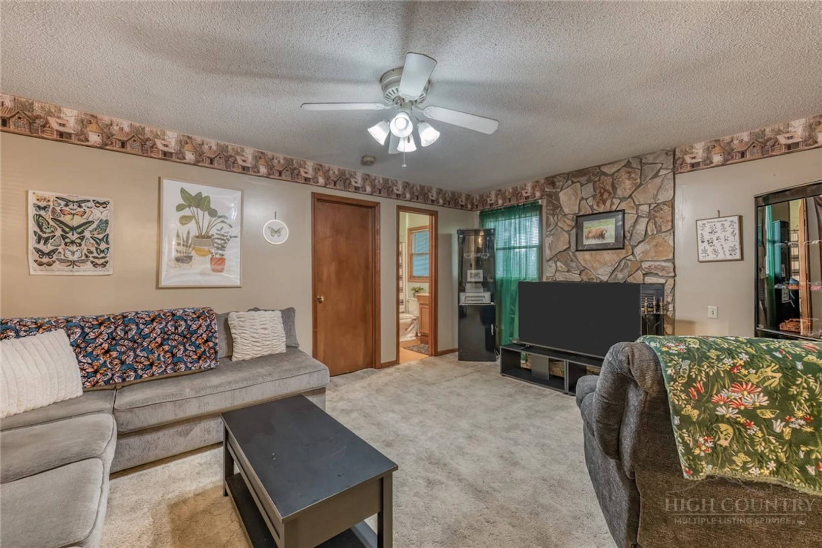 Image number 15 for the current listing