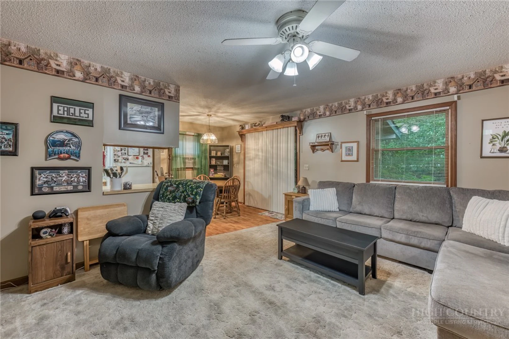 Image number 17 for the current listing