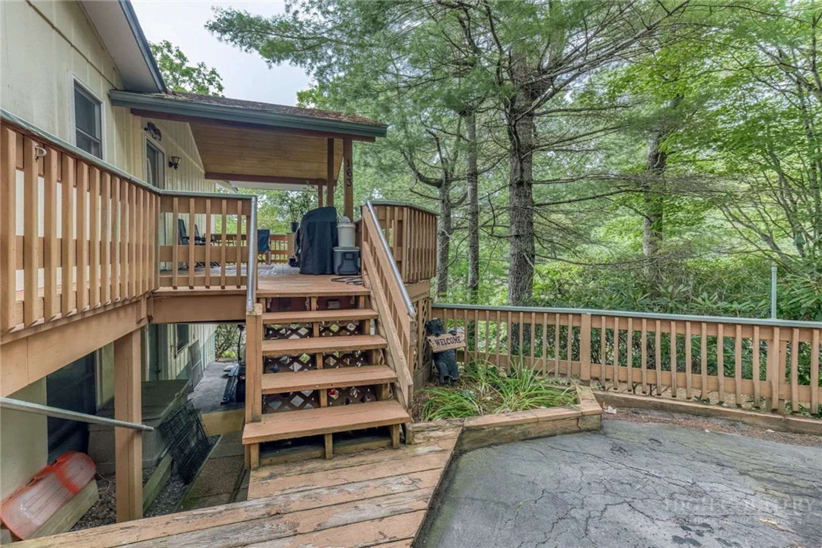 Image number 21 for the current listing
