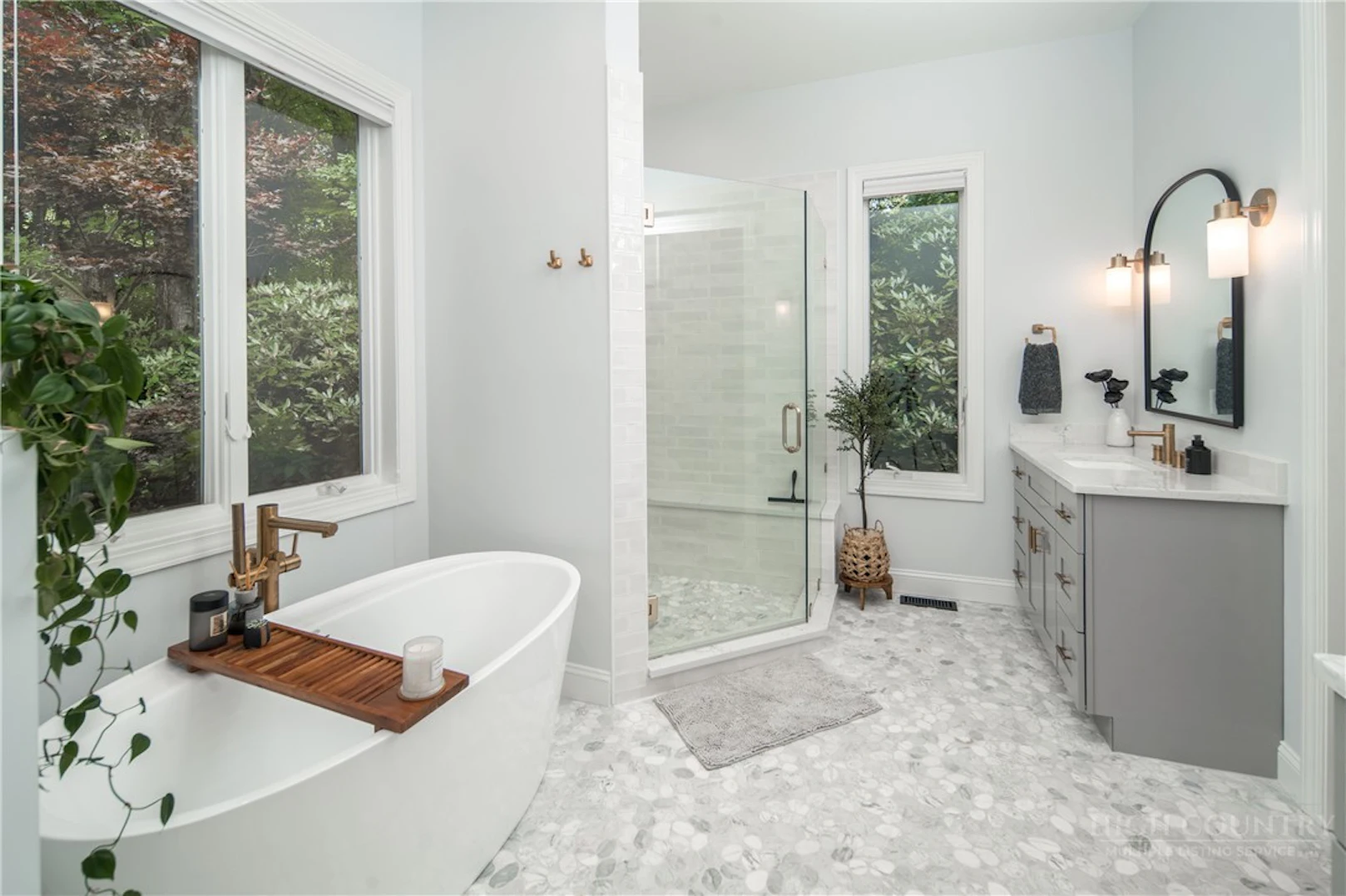 Image number 3 for the current listing