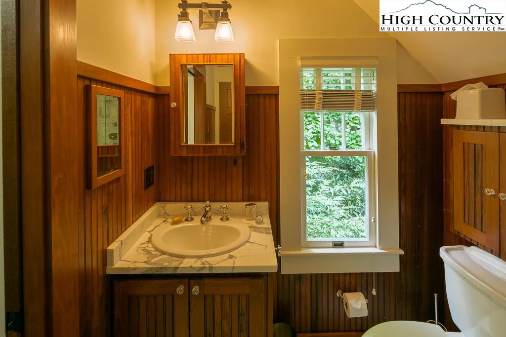 Image number 6 for the current listing