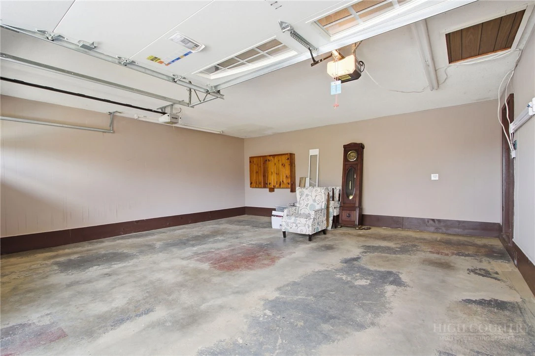 Image number 21 for the current listing