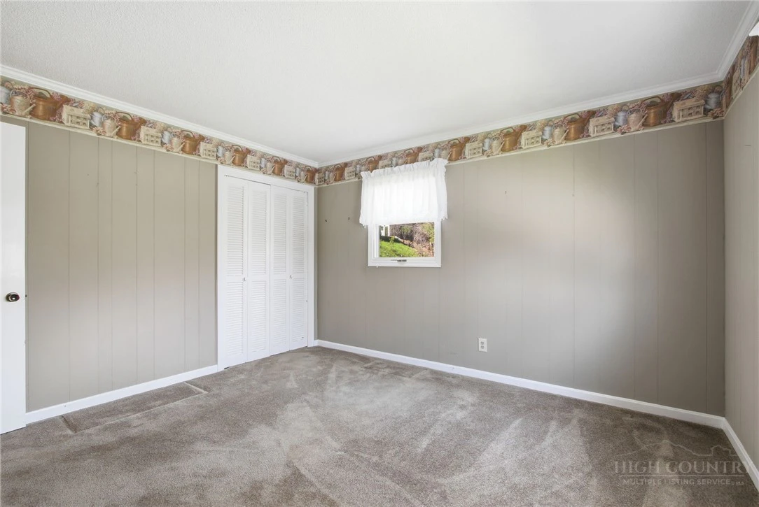 Image number 7 for the current listing