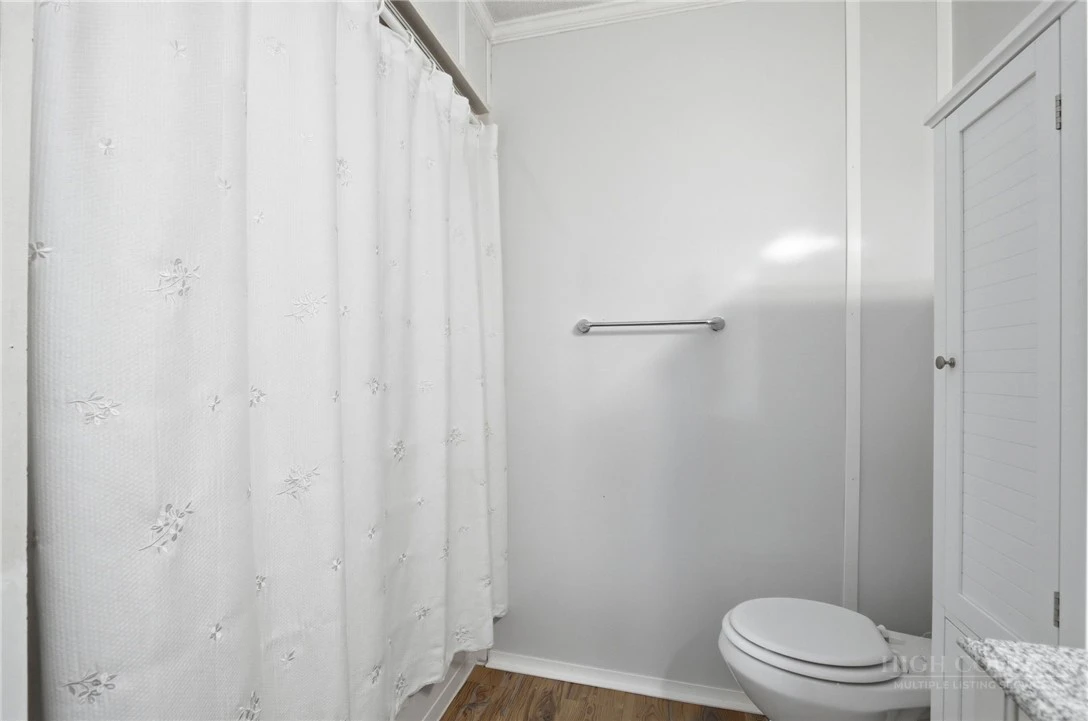 Image number 10 for the current listing