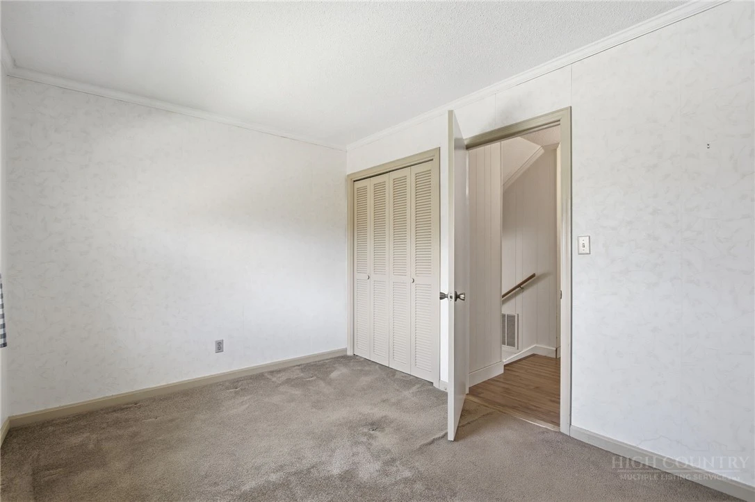 Image number 2 for the current listing