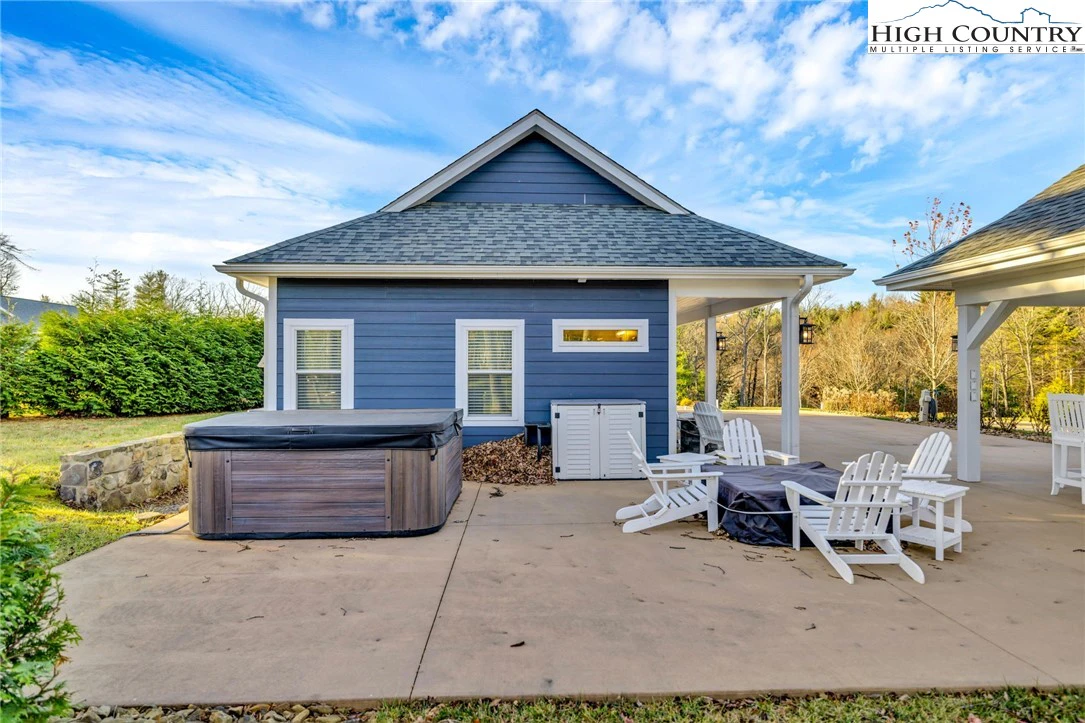 Image number 3 for the current listing