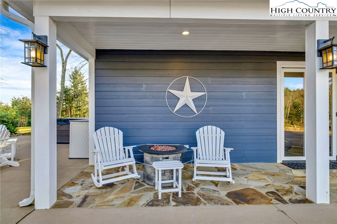 Image number 9 for the current listing