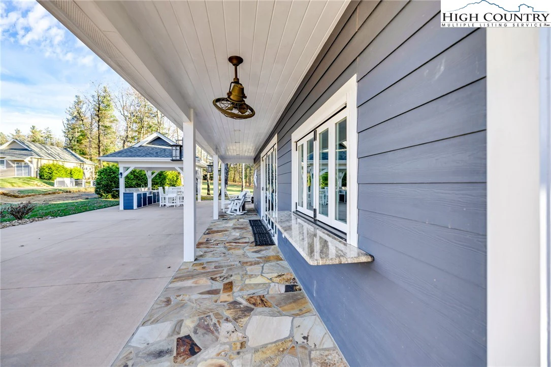 Image number 10 for the current listing