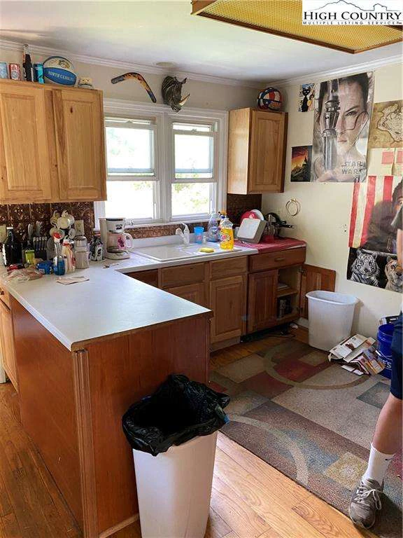 Image number 6 for the current listing