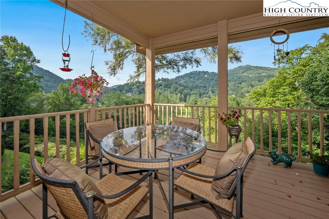 Image number 13 for the current listing
