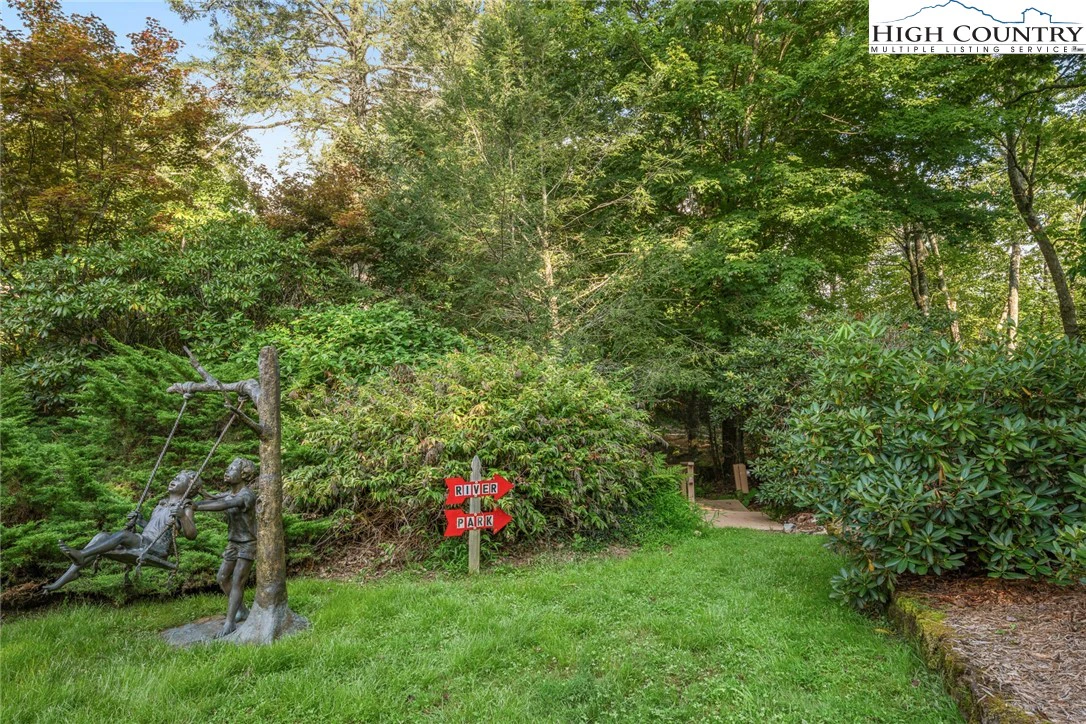 Image number 18 for the current listing