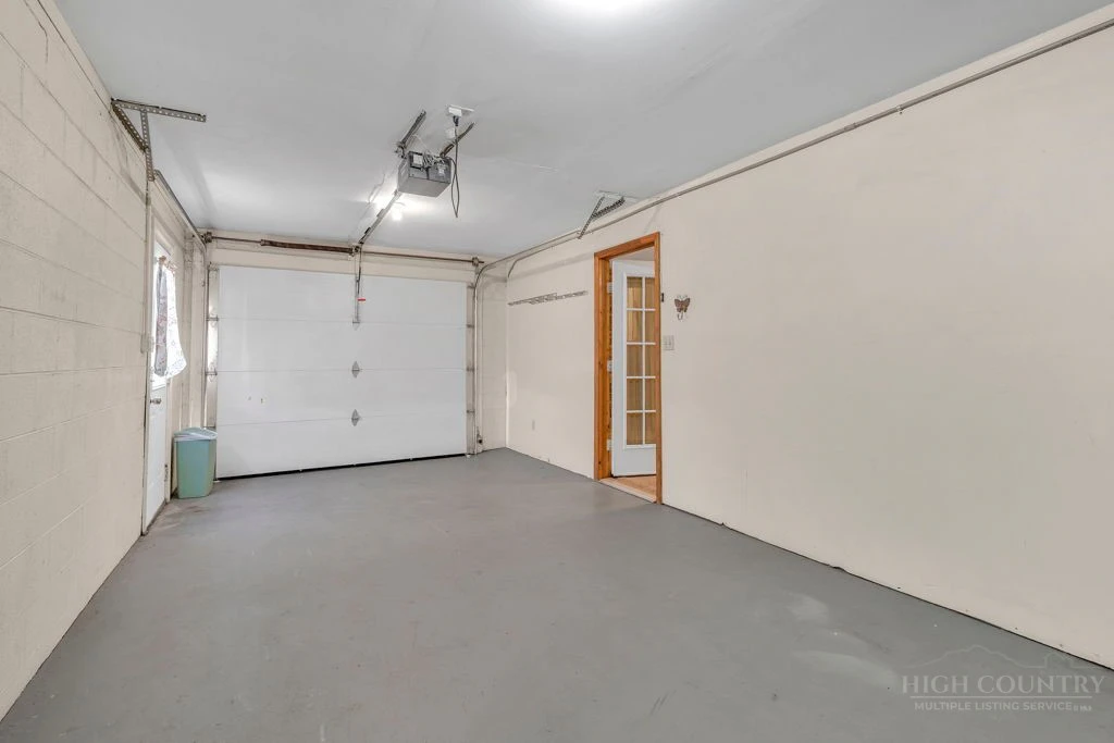 Image number 5 for the current listing