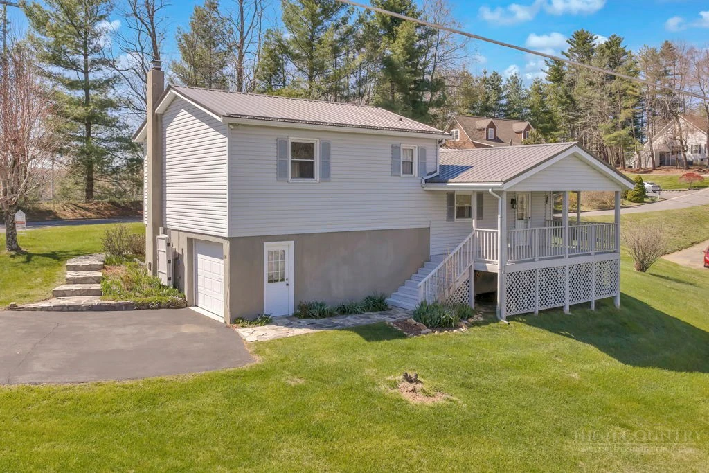 Image number 1 for the current listing
