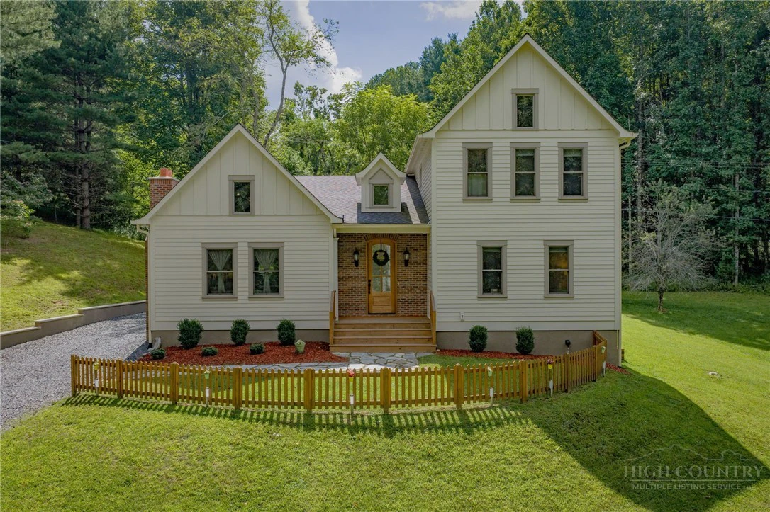 Image number 1 for the current listing