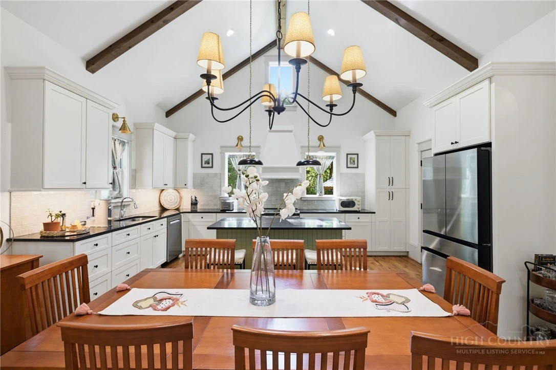 Image number 9 for the current listing