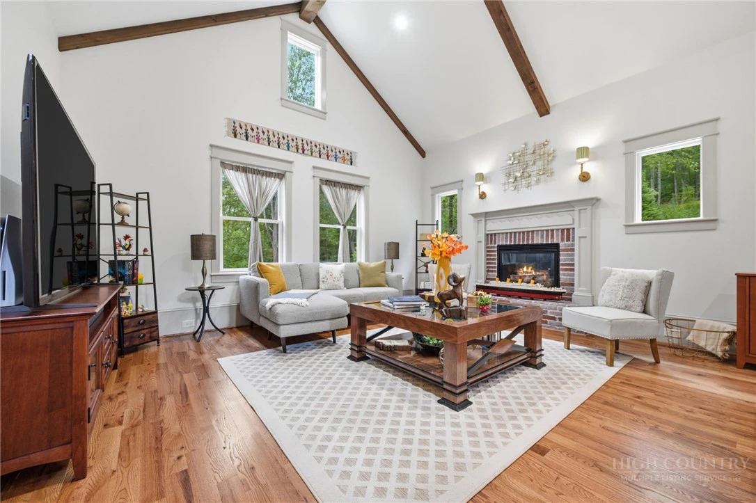 Image number 6 for the current listing
