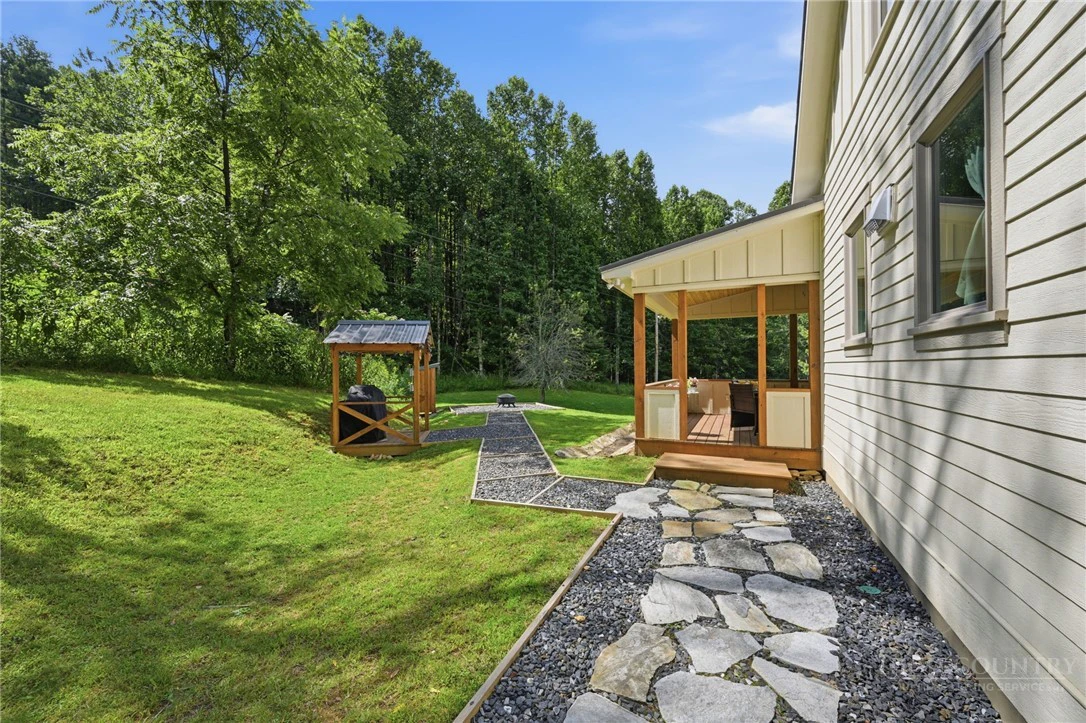 Image number 19 for the current listing