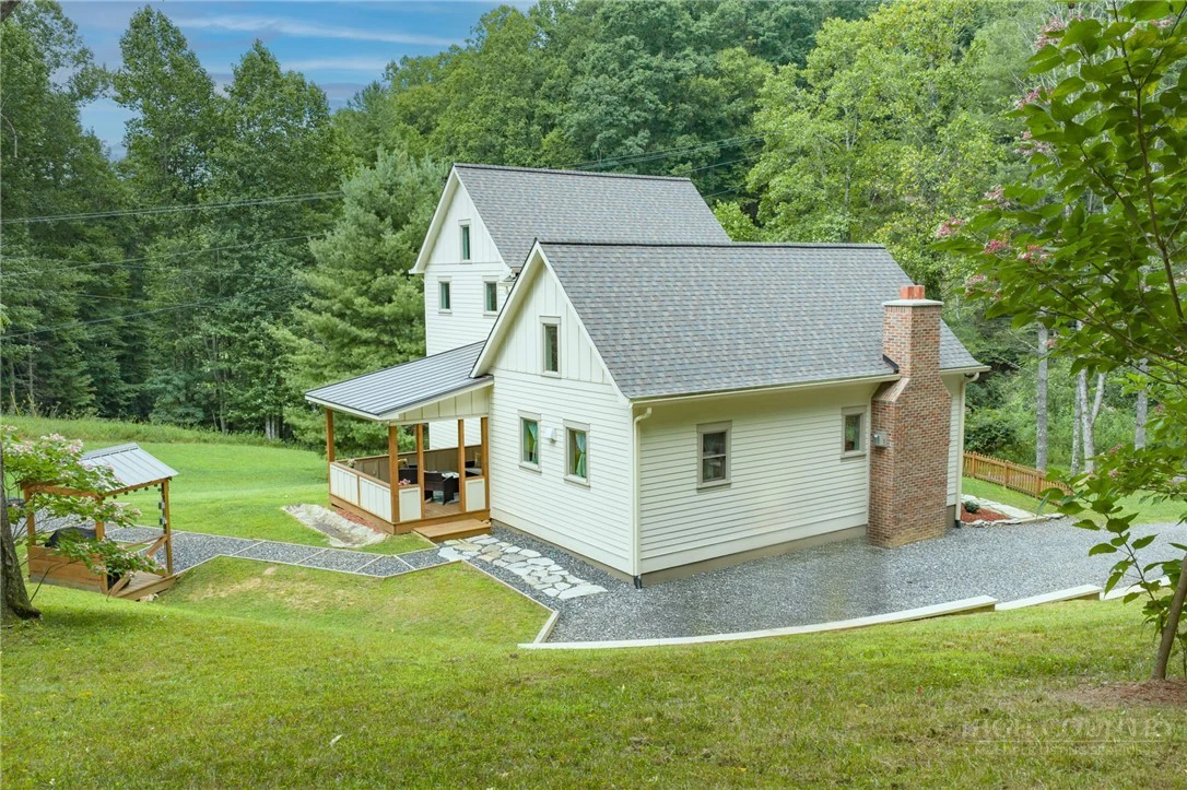 Image number 18 for the current listing