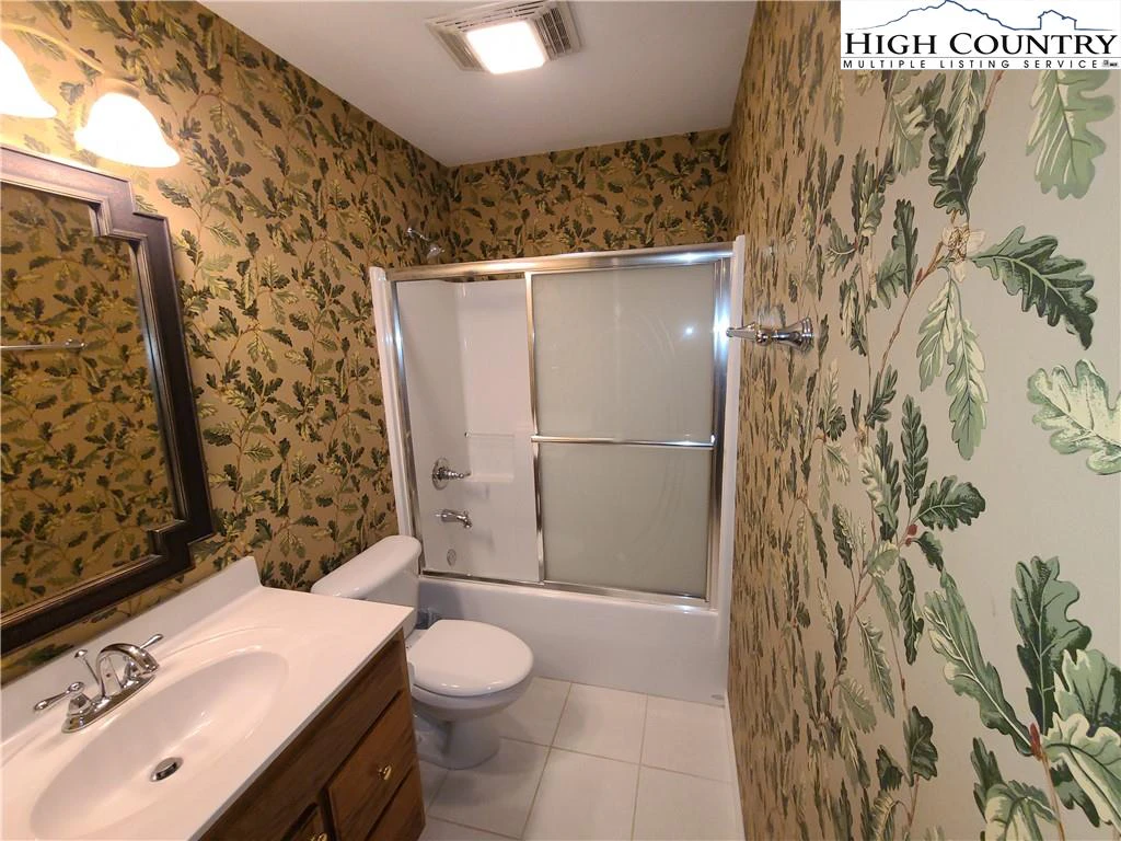 Image number 10 for the current listing