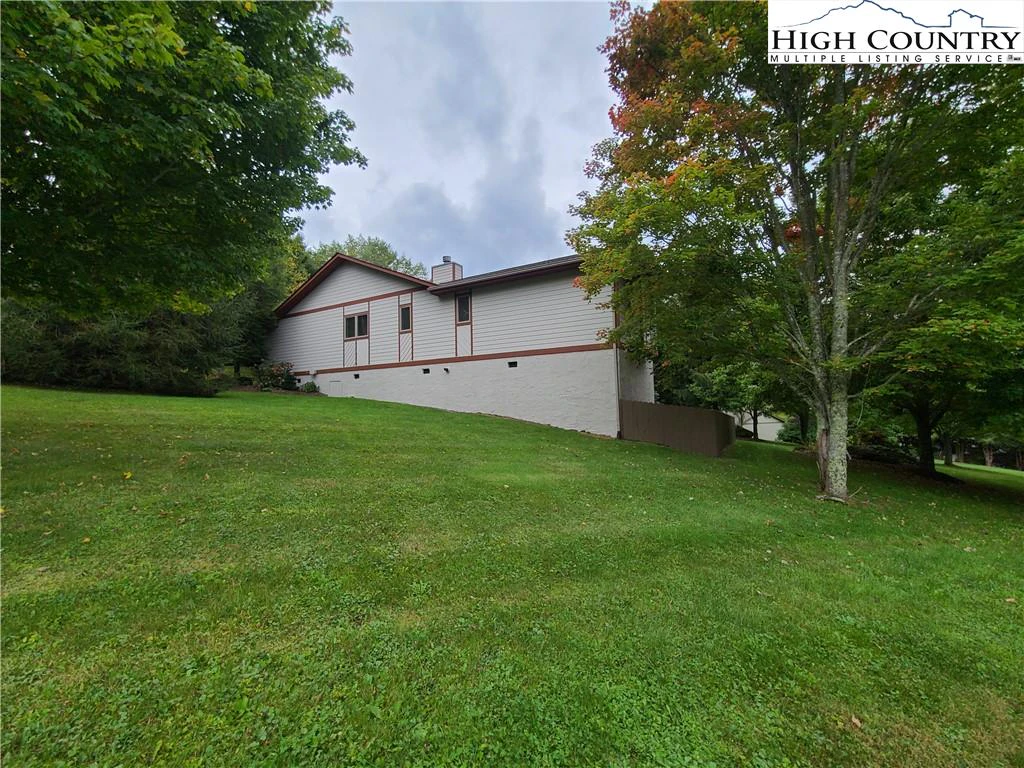 Image number 18 for the current listing