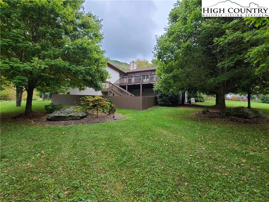 Image number 19 for the current listing