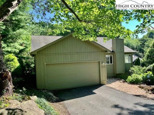 Image number 1 for the current listing