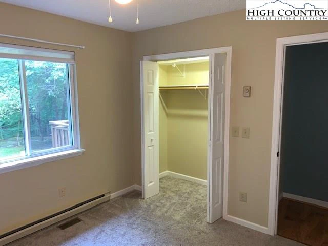 Image number 11 for the current listing