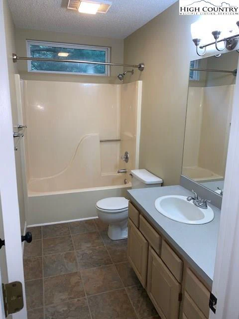 Image number 3 for the current listing