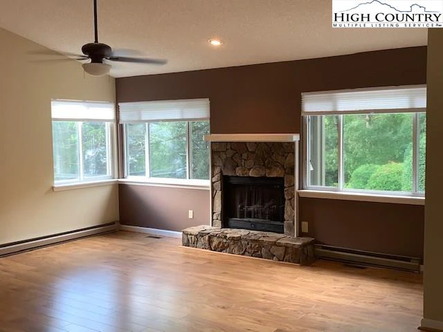 Image number 12 for the current listing