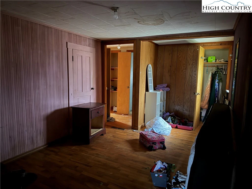 Image number 7 for the current listing