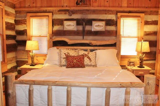Image number 5 for the current listing