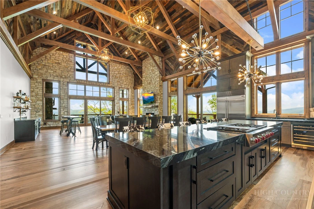 Image number 2 for the current listing