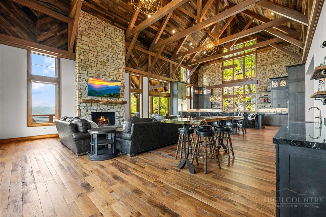 Image number 5 for the current listing