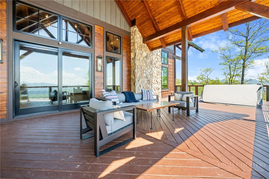 Image number 12 for the current listing