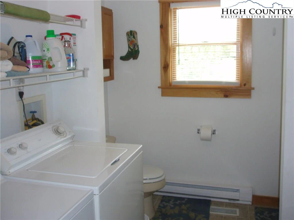 Image number 5 for the current listing